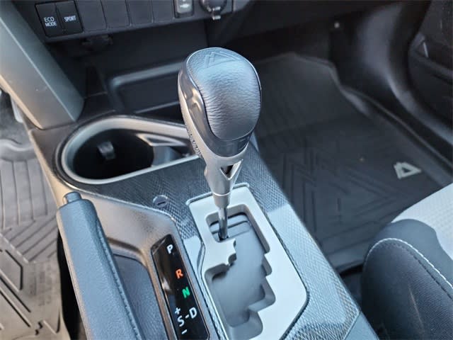 Thumbnail: 2018 Toyota RAV4 - 14