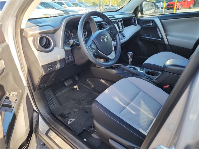 Thumbnail: 2018 Toyota RAV4 - 10
