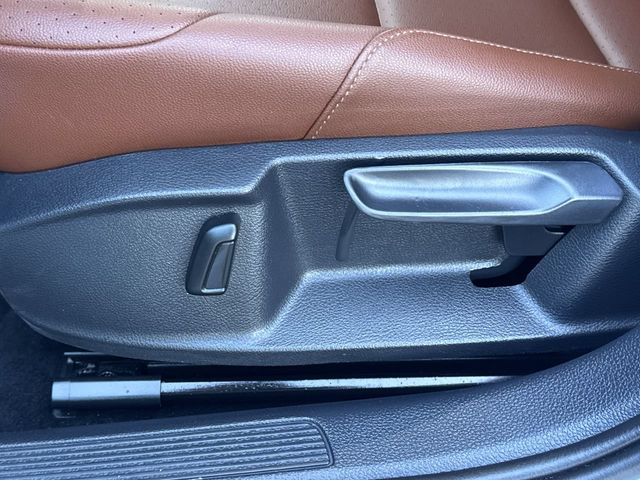 Thumbnail: 2019 Volkswagen Golf - 23