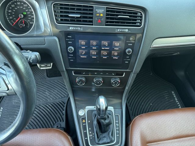 Thumbnail: 2019 Volkswagen Golf - 14