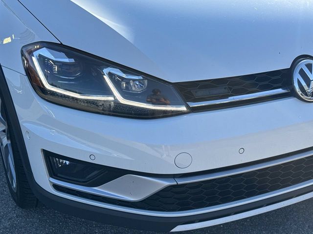 Thumbnail: 2019 Volkswagen Golf - 21