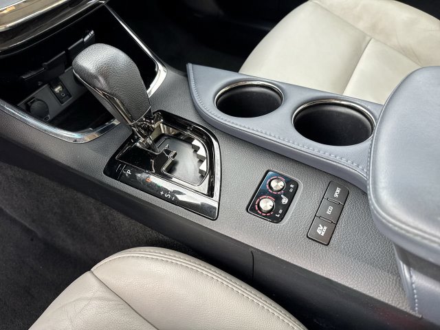 Thumbnail: 2013 Toyota Avalon - 14