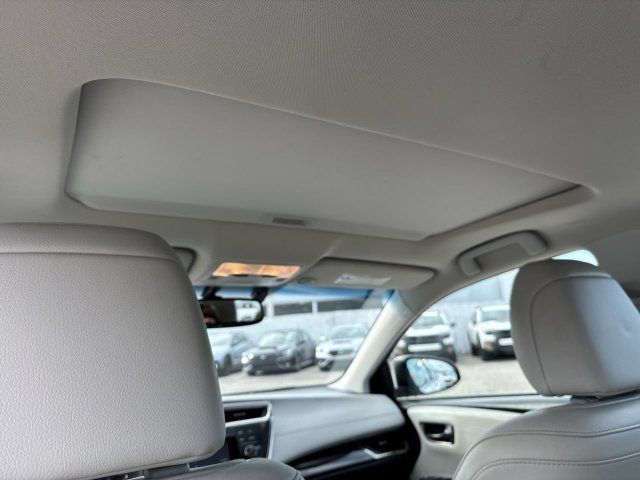 Thumbnail: 2013 Toyota Avalon - 25