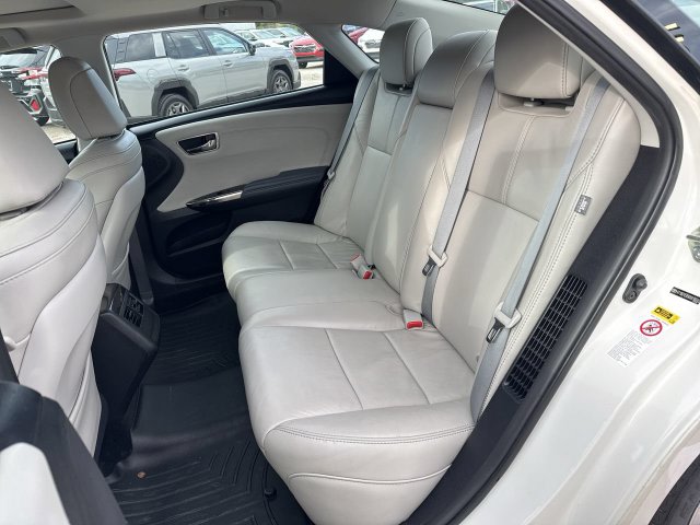 Thumbnail: 2013 Toyota Avalon - 26