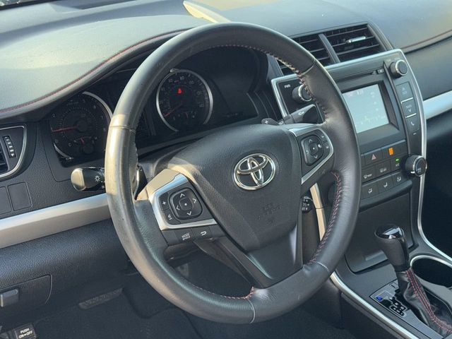 Thumbnail: 2017 Toyota Camry - 12