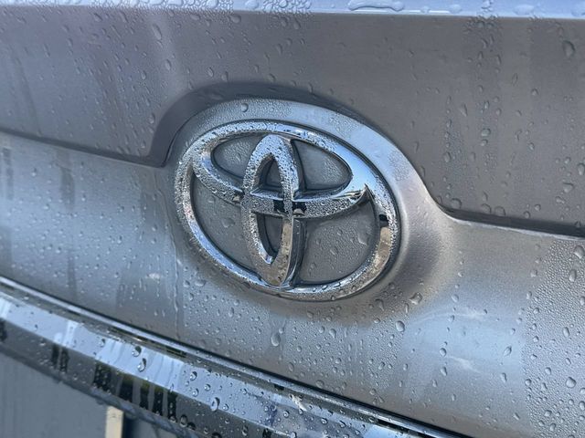 Thumbnail: 2017 Toyota Camry - 7