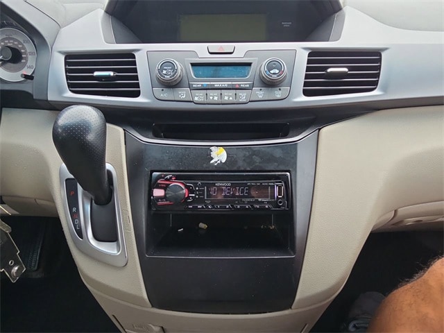 Thumbnail: 2011 Honda Odyssey - 14