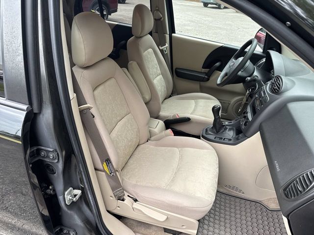 Thumbnail: 2004 Saturn VUE - 10