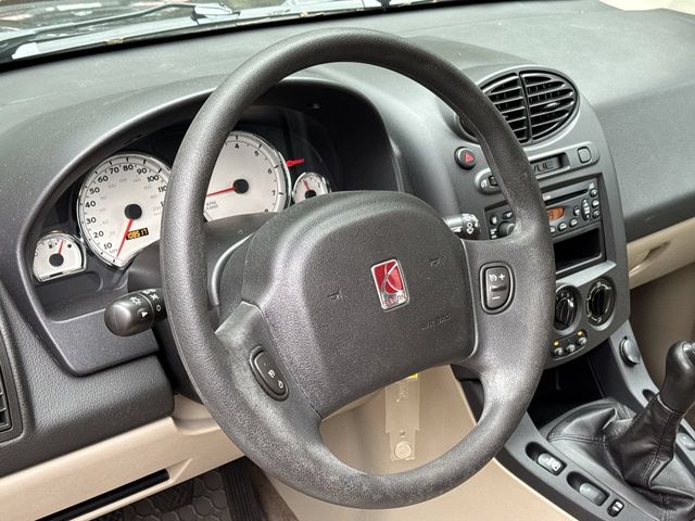 Thumbnail: 2004 Saturn VUE - 12