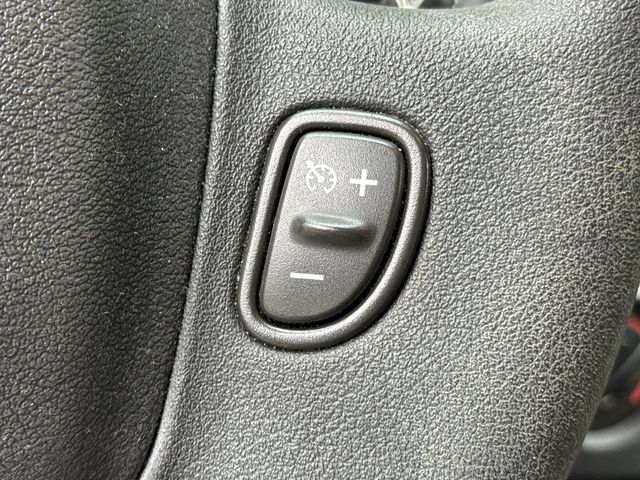Thumbnail: 2004 Saturn VUE - 27