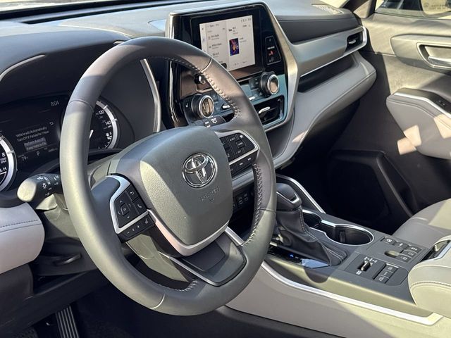 Thumbnail: 2026 Toyota Highlander - 2