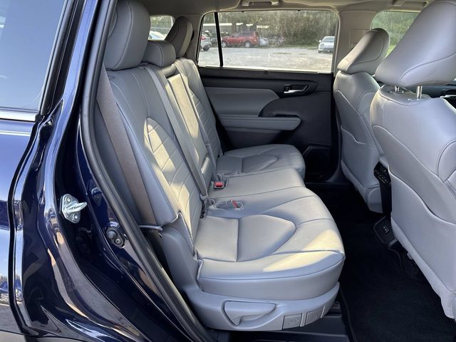 Thumbnail: 2026 Toyota Highlander - 28