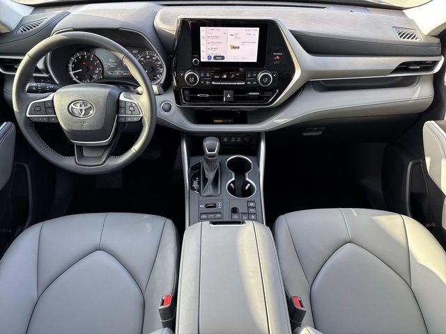 Thumbnail: 2026 Toyota Highlander - 8