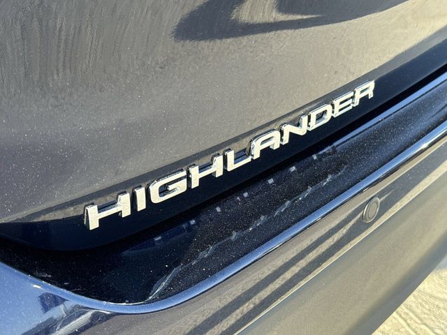 Thumbnail: 2026 Toyota Highlander - 23