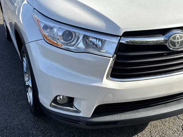 Thumbnail: 2015 Toyota Highlander - 22