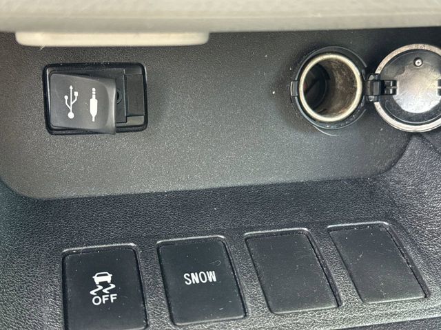 Thumbnail: 2015 Toyota Highlander - 33