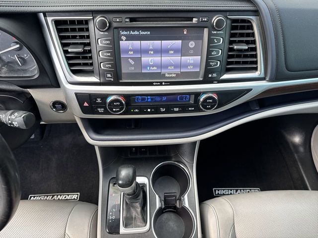 Thumbnail: 2015 Toyota Highlander - 13