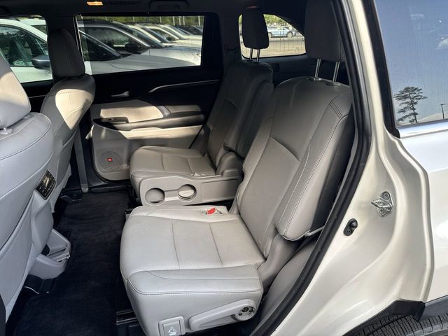 Thumbnail: 2015 Toyota Highlander - 26