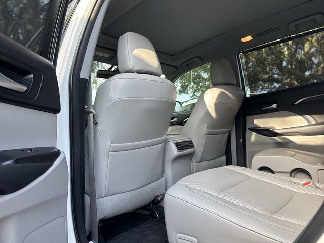 Thumbnail: 2015 Toyota Highlander - 11