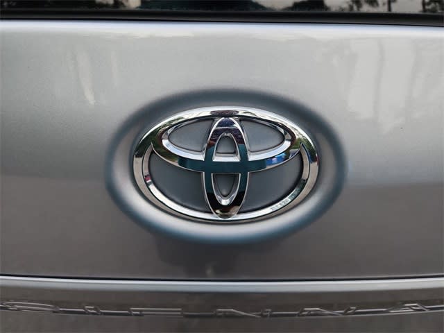 Thumbnail: 2017 Toyota Sienna - 7