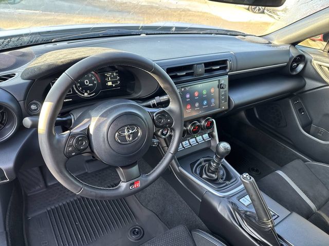 Thumbnail: 2025 Toyota GR86 - 8