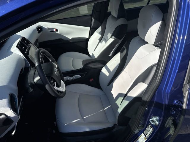 Thumbnail: 2017 Toyota Prius - 9