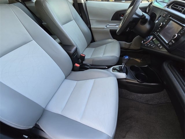 Thumbnail: 2012 Toyota Prius c - 11