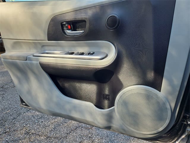 Thumbnail: 2012 Toyota Prius c - 30