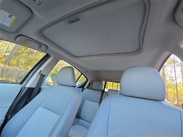 Thumbnail: 2012 Toyota Prius c - 16