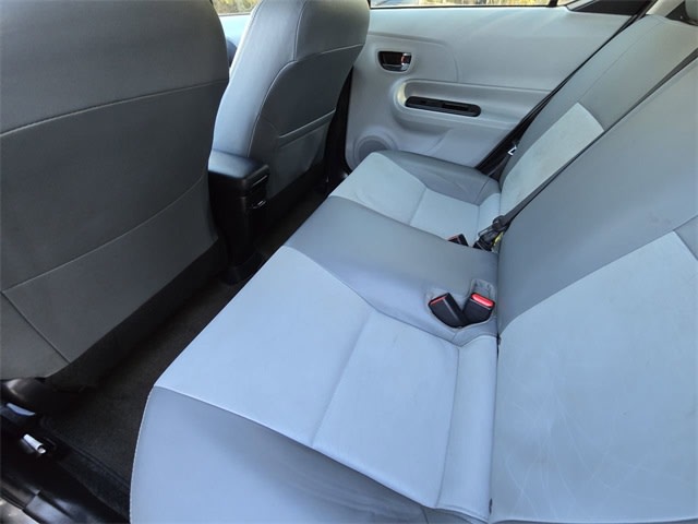 Thumbnail: 2012 Toyota Prius c - 12