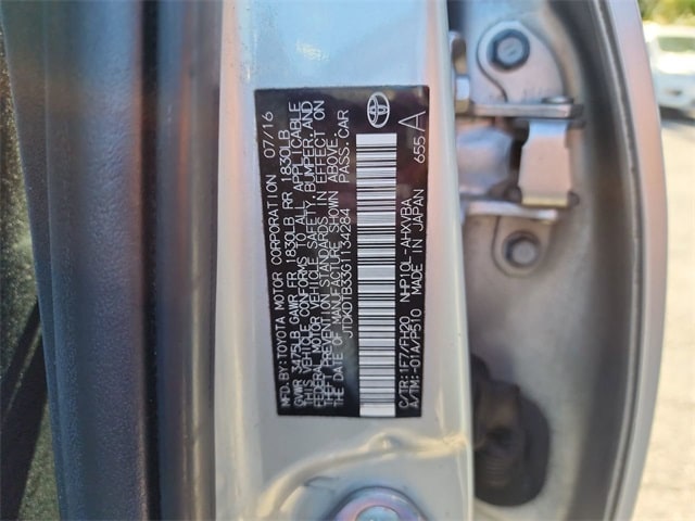 Thumbnail: 2016 Toyota Prius c - 17