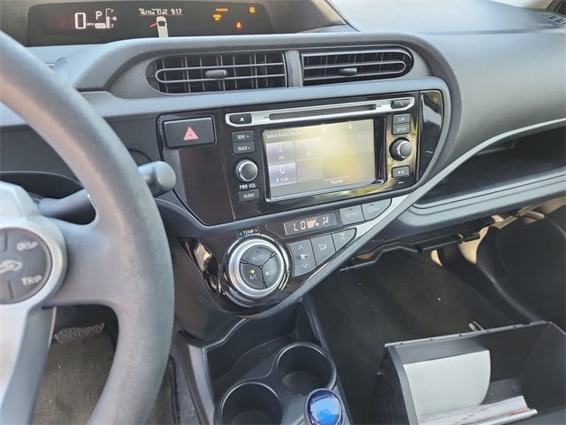 Thumbnail: 2016 Toyota Prius c - 14