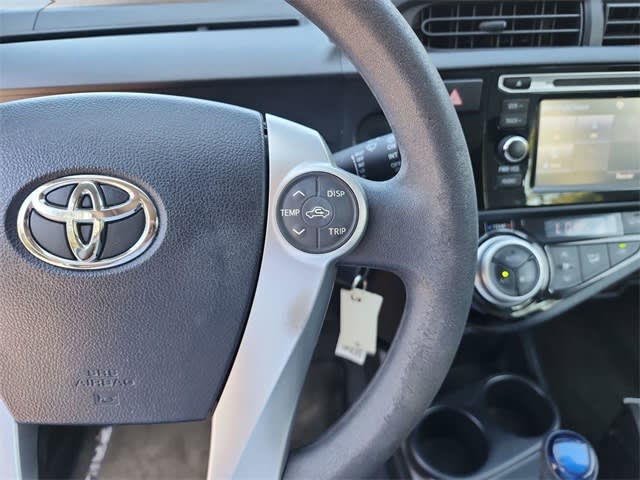 Thumbnail: 2016 Toyota Prius c - 25