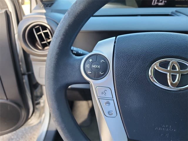 Thumbnail: 2016 Toyota Prius c - 24