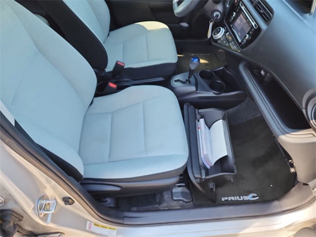 Thumbnail: 2016 Toyota Prius c - 11