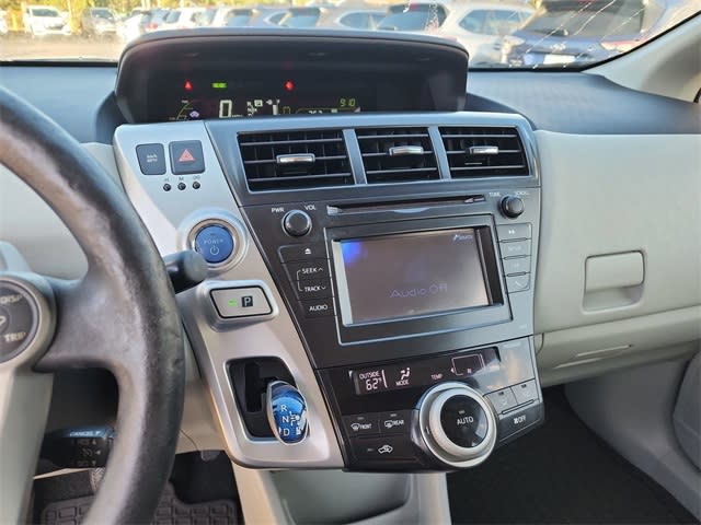 Thumbnail: 2012 Toyota Prius v - 12