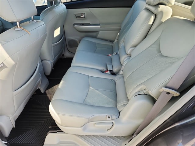 Thumbnail: 2012 Toyota Prius v - 21