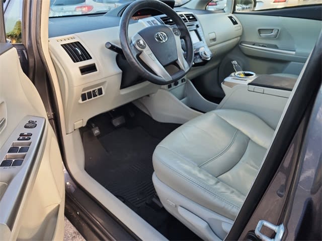 Thumbnail: 2012 Toyota Prius v - 9