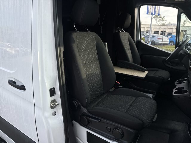 Thumbnail: 2023 Mercedes-Benz Sprinter - 10