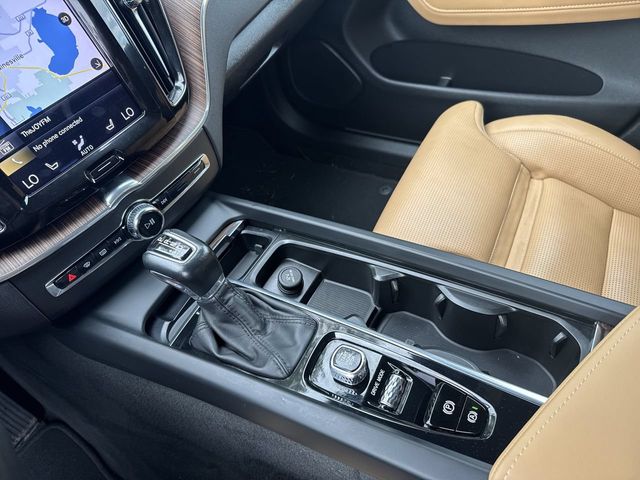Thumbnail: 2021 Volvo XC60 - 15