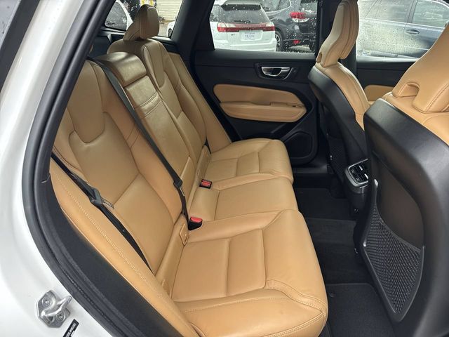 Thumbnail: 2021 Volvo XC60 - 28