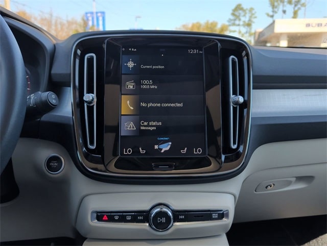 Thumbnail: 2021 Volvo XC40 - 12