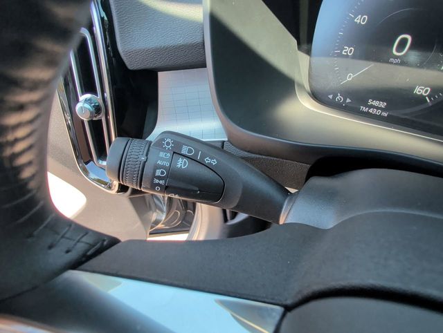 Thumbnail: 2021 Volvo XC40 - 13