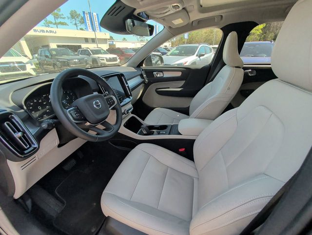 Thumbnail: 2021 Volvo XC40 - 9