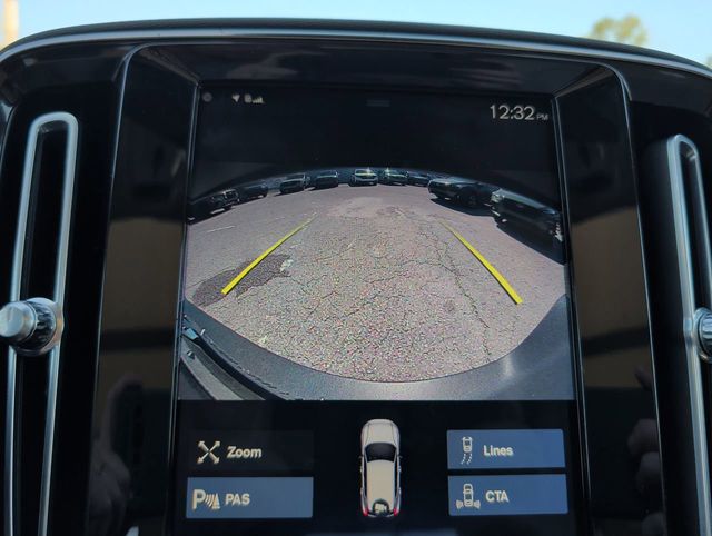 Thumbnail: 2021 Volvo XC40 - 31