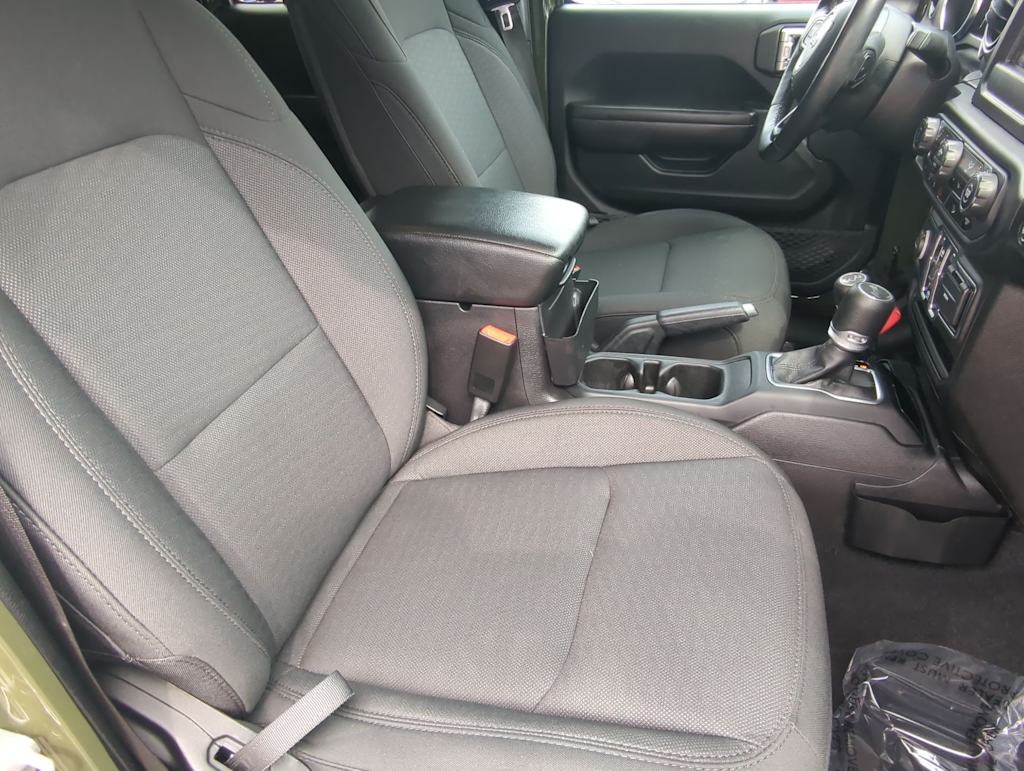 Thumbnail: 2020 Jeep Wrangler - 29