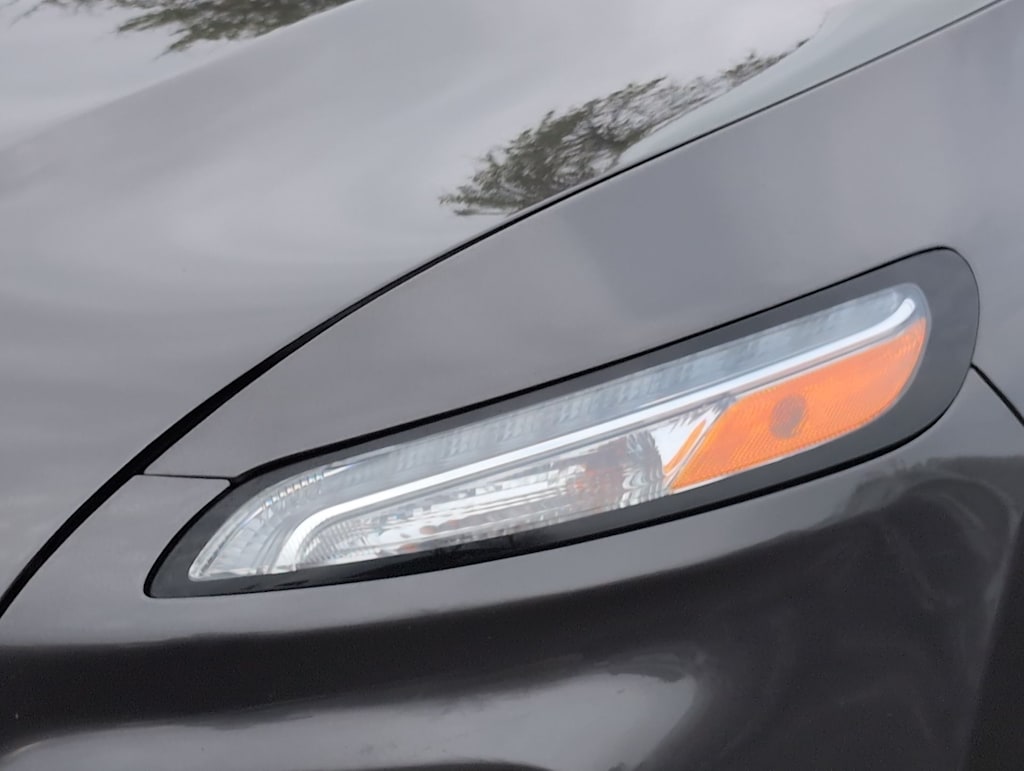 Thumbnail: 2015 Jeep Cherokee - 25