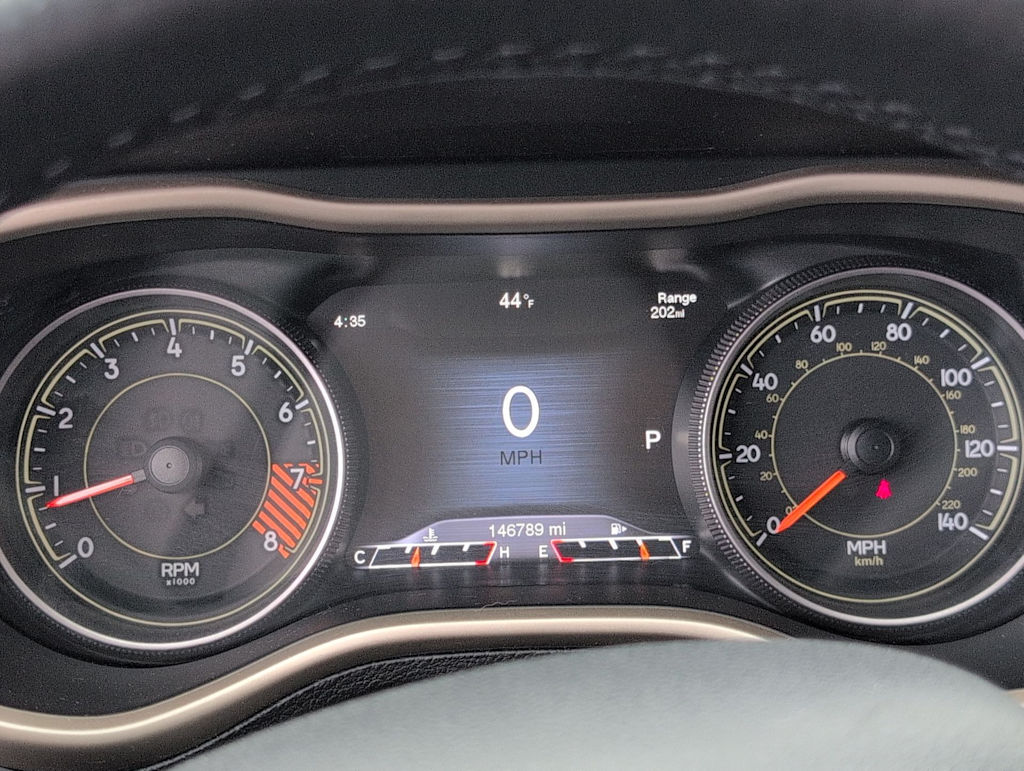 Thumbnail: 2015 Jeep Cherokee - 17