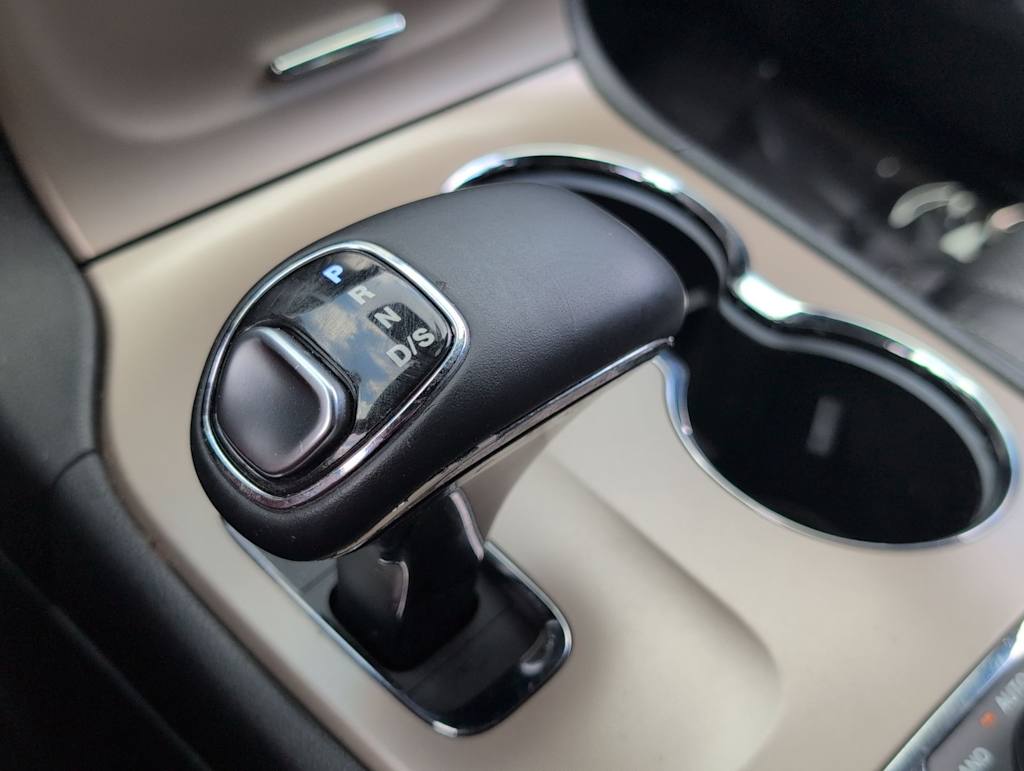 Thumbnail: 2015 Jeep Grand Cherokee - 15