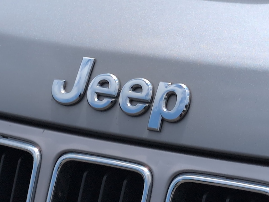 Thumbnail: 2015 Jeep Grand Cherokee - 7